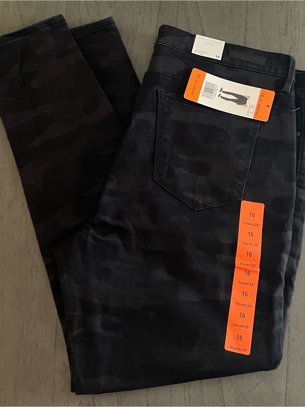 Women’s Black Camo Skinny Jeans size 16